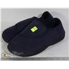 Image 1 : SIZE 9 VELCRO SLIPPERS