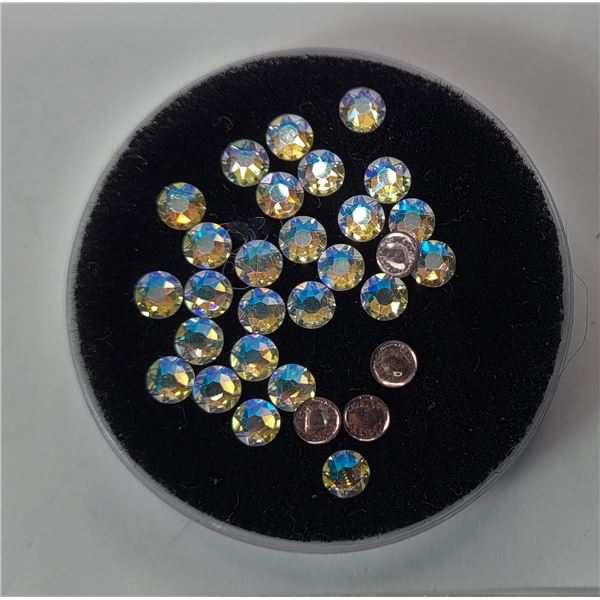 39)  LOT OF 30 PIECES OF 4MM FLAT BACK