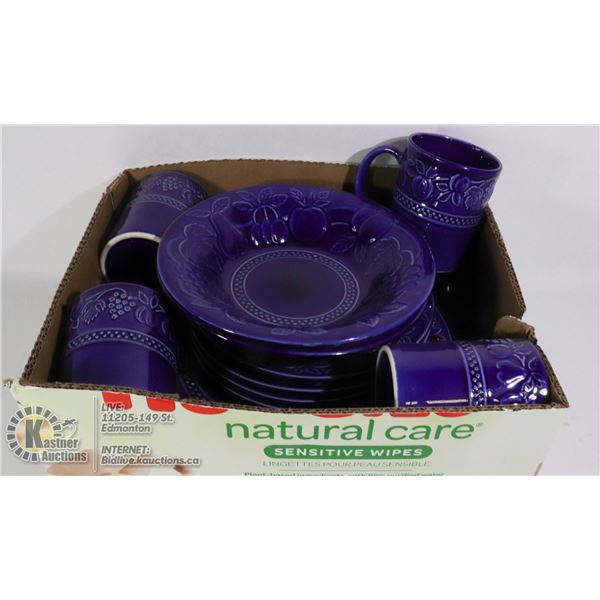 BLUE DISHES WITH FRUIT PATTERN ON THEME