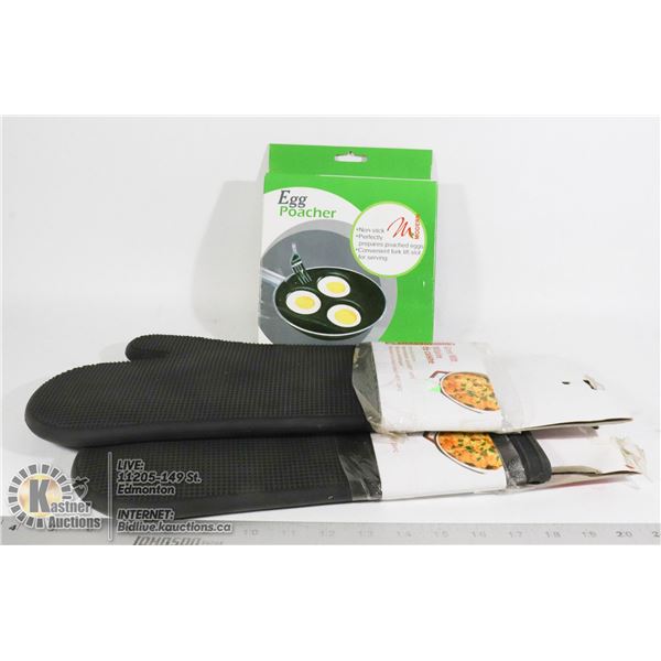 FLAT WITH EGG POACHER & 2 SILICONE OVEN MITTS