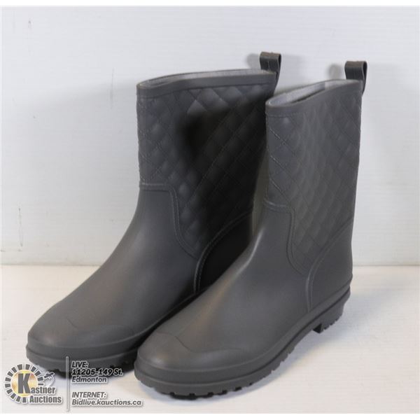 SIZE 39 WOMENS RAIN BOOTS