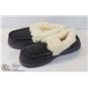Image 1 : SIZE 40/ 41 WOMENS SLIPPERS