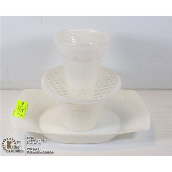 VINTAGE TUPPERWARE 3 TIERED FLORAL ARRANGER -