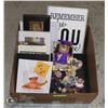 Image 1 : BOX W/ FRAMES & PLAQUES WITH INSPIRATIONAL