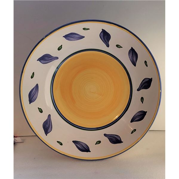 37)  CERAMIC 12.5 "DIAMETER, 4" HIGH, PORTUGUESE PASTA/FRUIT BOWL. KITCHEN
