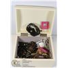 Image 1 : JEWELRY BOX WITH CONTENTS