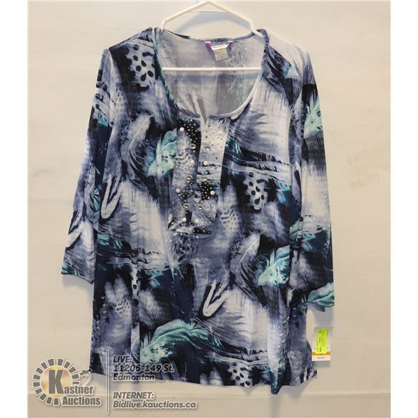 TANJAY 3X  WOMEN CLOTHING BRAND NEW, TAG PRICE $52.00 WHITE & DARK BLUE WITH DECORATION