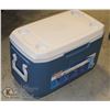 Image 2 : COOLER /SLEEPING BAG /SET OF 2 PLATES /SILVERWARE WITH COOLER BAG