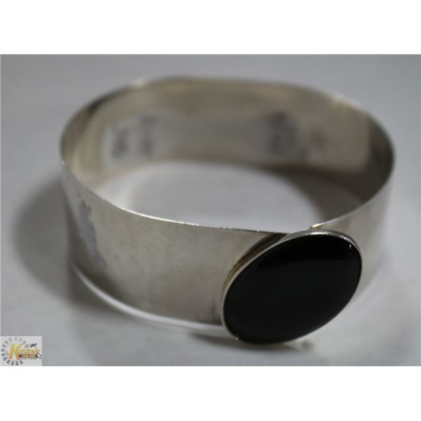 VINTAGE STERLING SILVER WITH ONYX BRACELET
