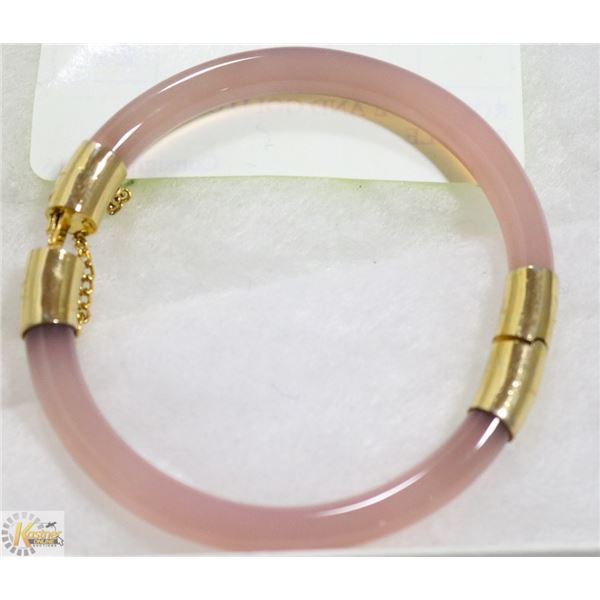 ROSE JADE AND GOLD CLASP BANGLE