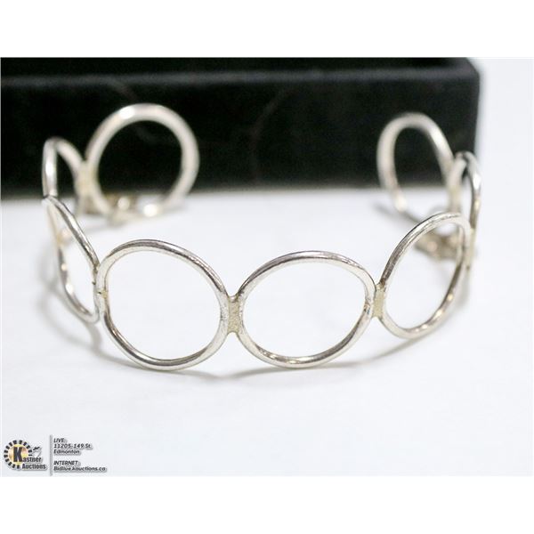 SILVER 925 CIRCLE BRACELET WITH TWO HEARTS