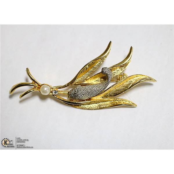 ANTIQUE 1950S GOLD LEAF BROOCH WITH A FOX PEARL