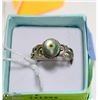 Image 1 : SILVER RING. OVAL GREEEN CENTER (33)