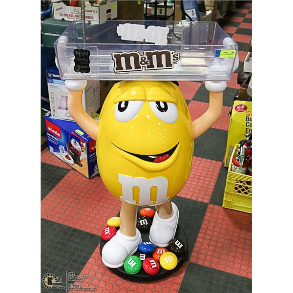 M AND M RETAIL STORE DISPLAY LARGE