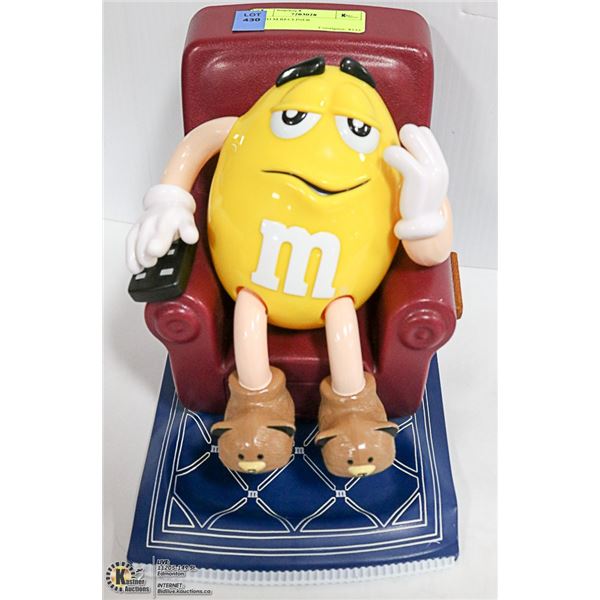 M AND M RECLINER