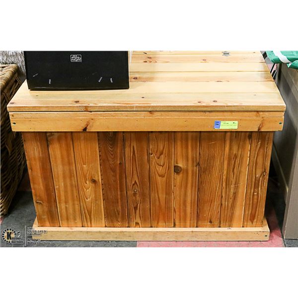 VINTAGE KNOTTY PINE HOPE CHEST  TRUNK