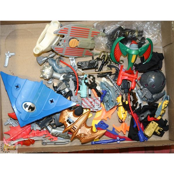 VINTAGE BATMAN  COLLECTORS ACCESSORIES LOT