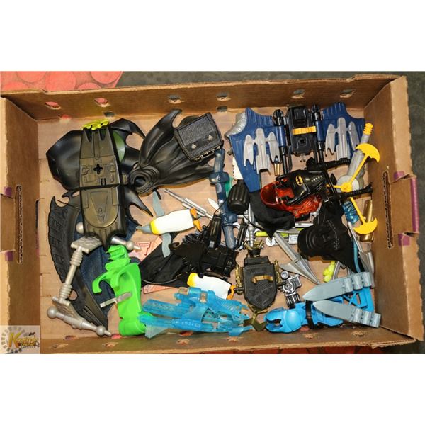 VINTAGE BATMAN ACCESSORIES COLLECTORS LOT