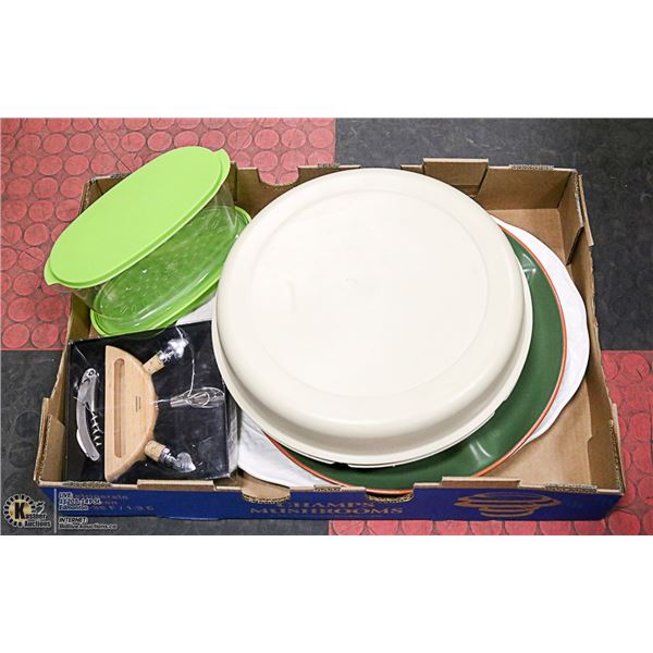 TUPPERWARE TRAY WITH TURKEY PLATTER, VEGETABLE