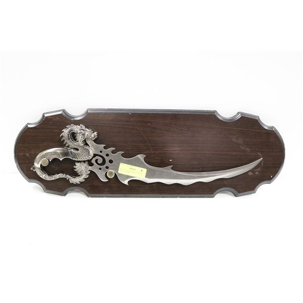 DRAGON DESIGN BATTLE SHORT HEAVY SWORD