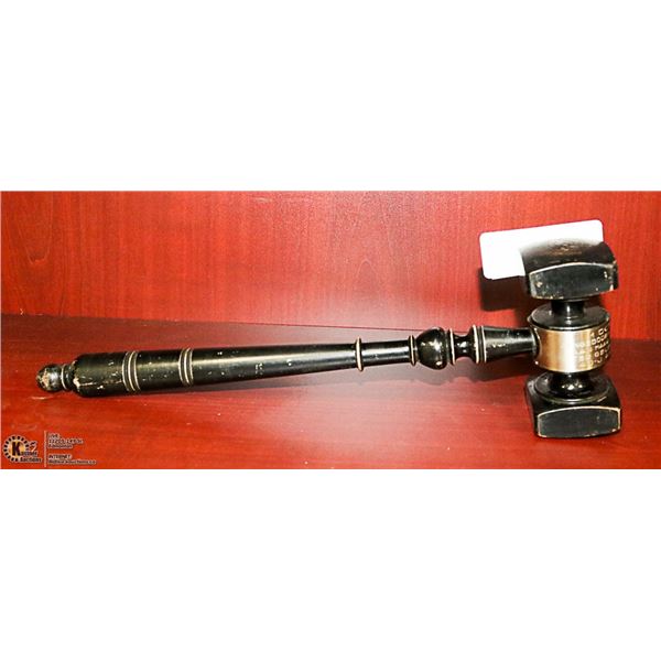 ANTIQUE 1942 WOODEN DUTCH GAVEL PLATE PLACED