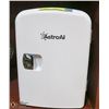 Image 1 : WHITE MINI COOLER OR WARMING UNIT AC/DC