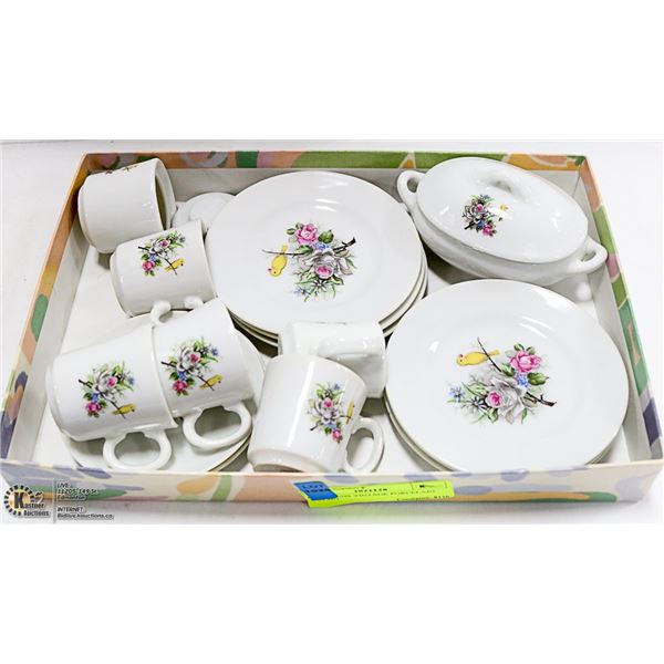 CHILDRENS VINTAGE PORCELAIN TEA SET