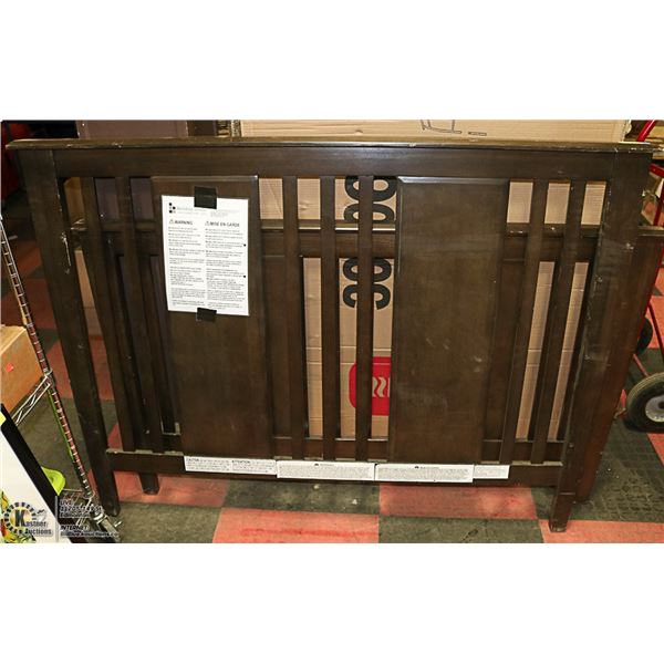 WOOD TONE QUEEN SIZE HEADBOARD & FOOTBOARD