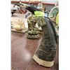 Image 1 : HAND CARVED BUFFALO HORN/CRANBROOK REGION