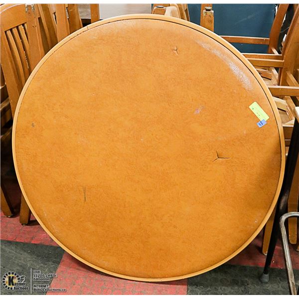 ROUND FOLDING GAME TABLE