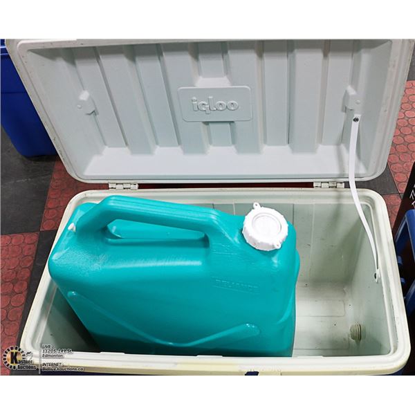 BLUE AND WHITE IGLOO 48 HINGE LID COOLER WITH