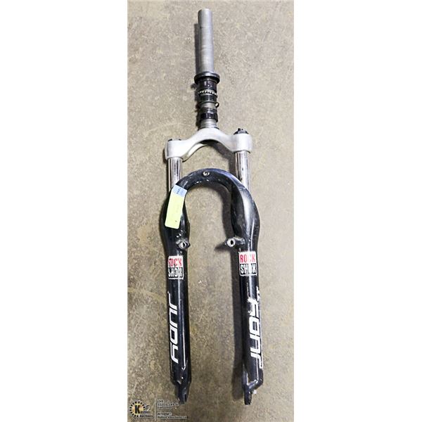 1 ROCK SHOX FRONT FORK FOR BIKE.