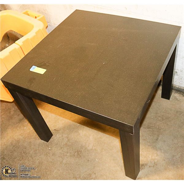 SMALL BLACK TABLE 21.5"X21.5"X17.5"