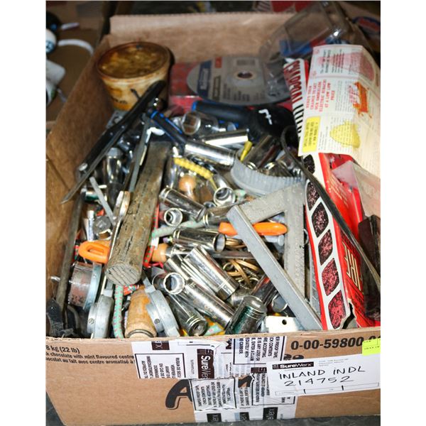 TRAY OF ASSORTED TOOLS