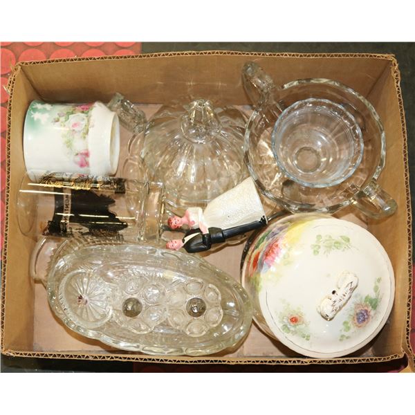 BOX OF VINTAGE GLASS WARE