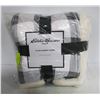 Image 1 : EDDIE BAUER PLUSH SHERPA THROW 60" X 70"