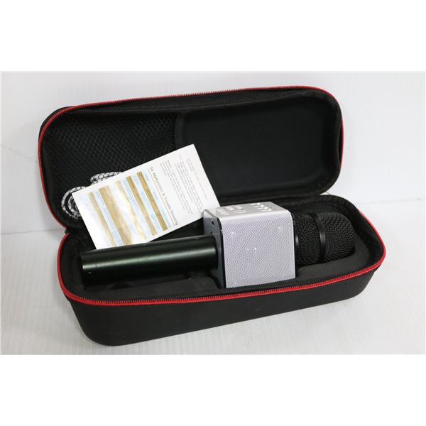 Q9 WIRELESS BLUETOOTH KAROAKE MICROPHONE