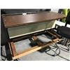 Image 2 : HEAVY DUTY MOBILE 5' BENCH AND DRAFTING CHAIR