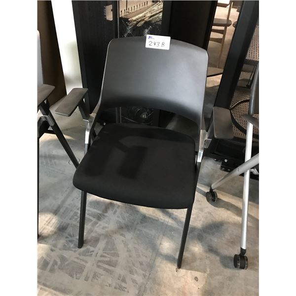 BLACK NESTING CLIENT CHAIR