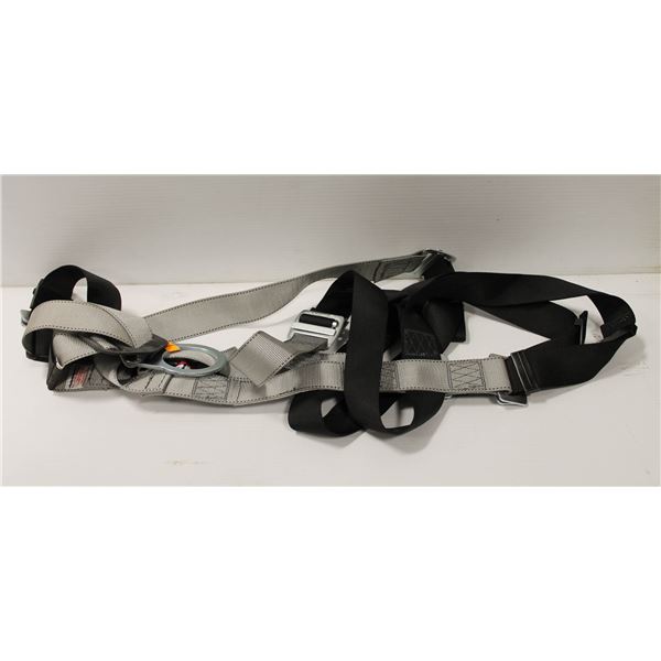 NEW DYNAMIC FULL BODY FALL PROTECTION HARNESS SIZE X-LARGE, 400LB CAPACITY