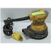 Image 1 : DEWALT ELECTRIC PALM SANDER