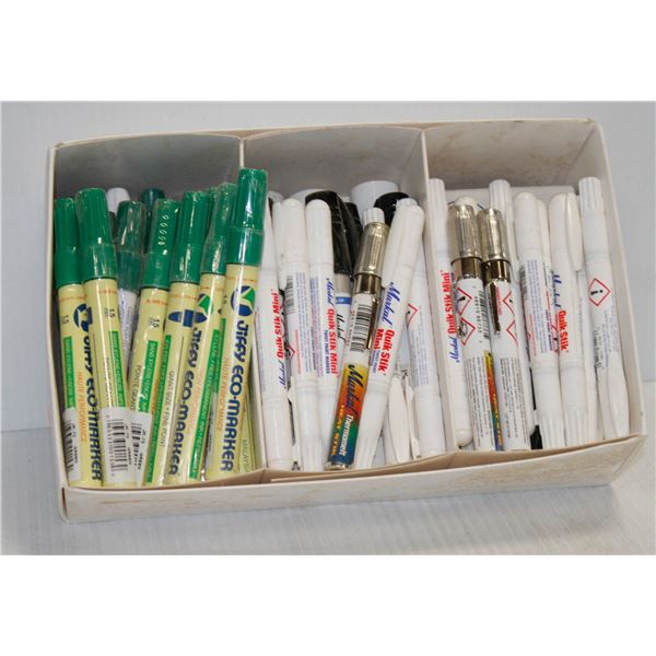 FLAT OF ASSORTED PAINT PENS