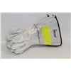 Image 1 : 6 PAIR OF WATSON WELDING GAUNTLET GLOVES SIZE MEDIUM