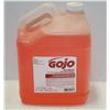 Image 1 : 3.78L JUG OF GOJO SPA BATH BODY & HAIR SHAMPOO