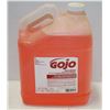 Image 1 : 3.78L JUG OF GOJO SPA BATH BODY & HAIR SHAMPOO