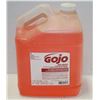 Image 1 : 3.78L JUG OF GOJO SPA BATH BODY & HAIR SHAMPOO
