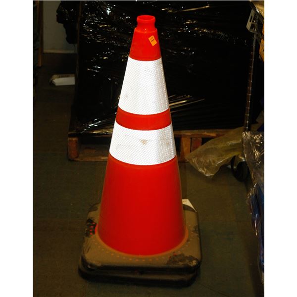 LOT OF 2 PYLONS 3FT TALL