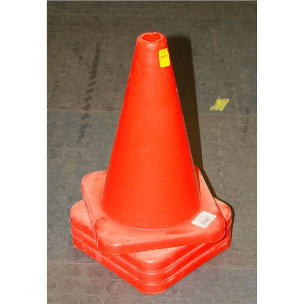 LOT OF 4 PYLONS 12" TALL