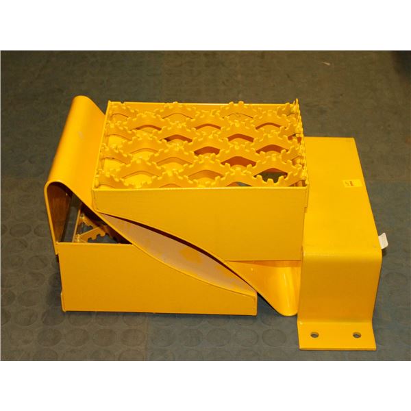 SET OF METAL ICE CHOCKS WITH BRACKET