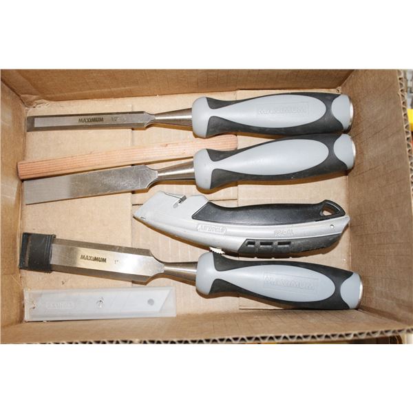 CHISEL SET WITH STANLEY KNIFE & REPLACEMENT BLADES
